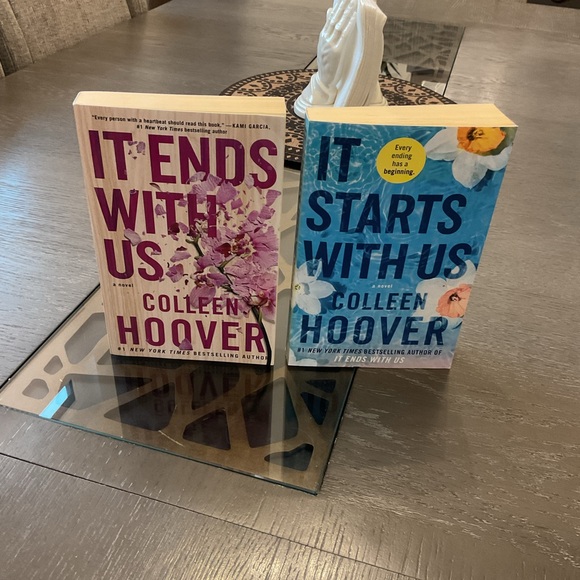 IT STARTS WITH US. Sequel to It ends with us. - Picture 2 of 3